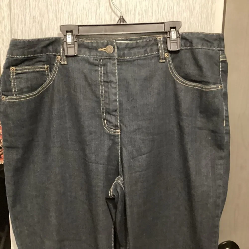 NWOT. Christopher & Banks Women’s Size 14 Short Black Stretch Denim Jeans